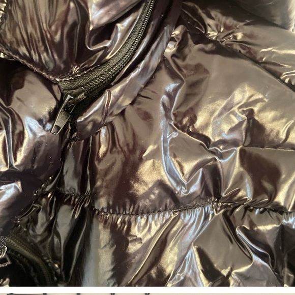 NWT Boohoo Cropped Shiny Puffer Bomber Coat Black - Size 4 Petite - Picture 8 of 13